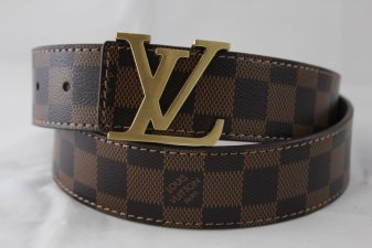 UX1011  Louis Vuitton  550 lei